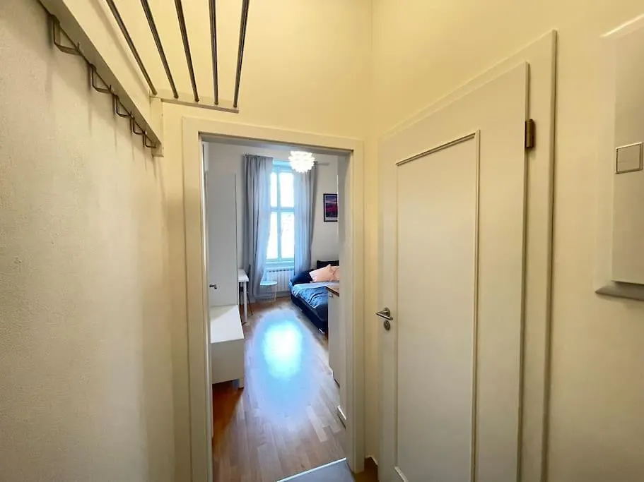 Cosy Apartment On Metro Muzeum - Grand Canyon Prague