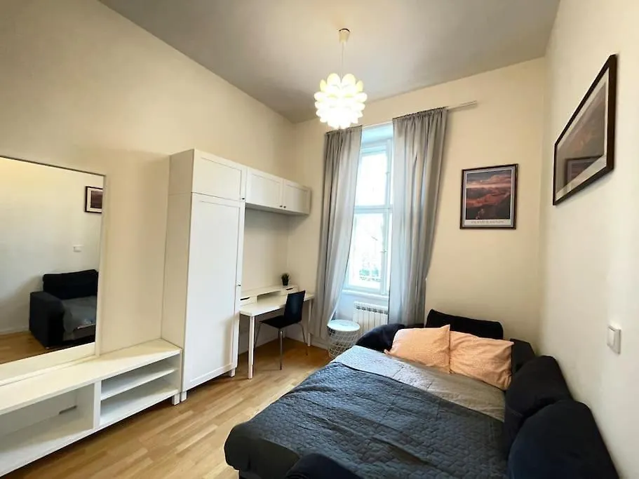 Cosy Apartment On Metro Muzeum - Grand Canyon Prague Czech Republic